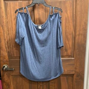 VENUS Gray Cut Out Short Sleeve Blouse